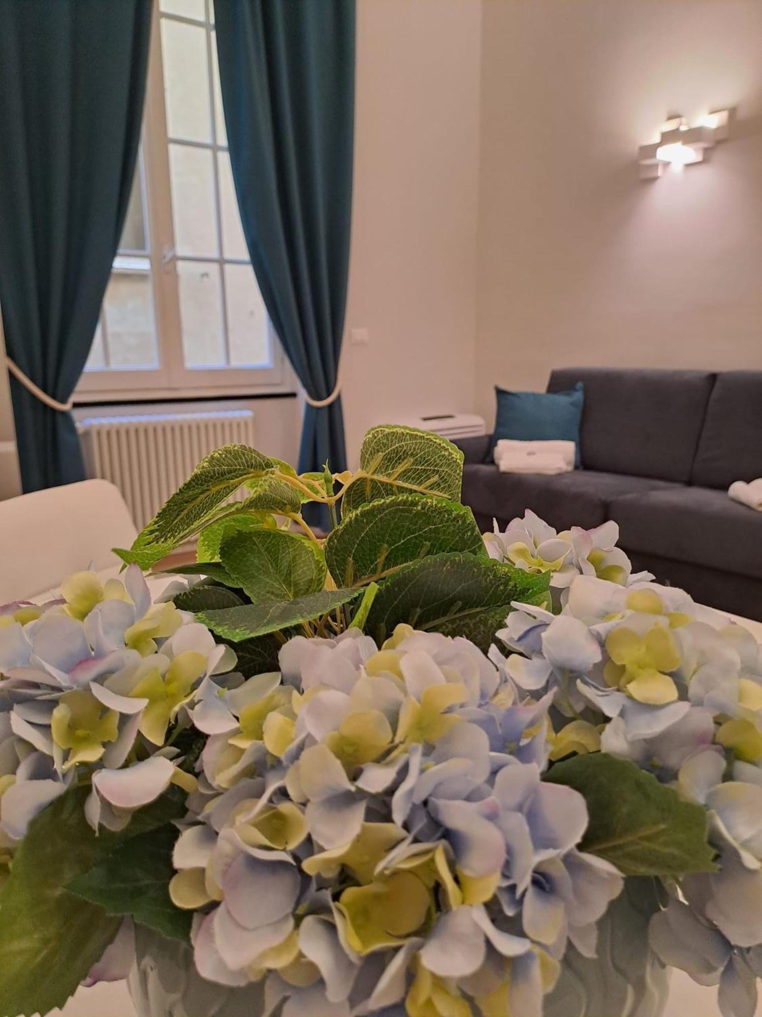 Apartmán La Dimora Dei Rolli Janov Exteriér fotografie